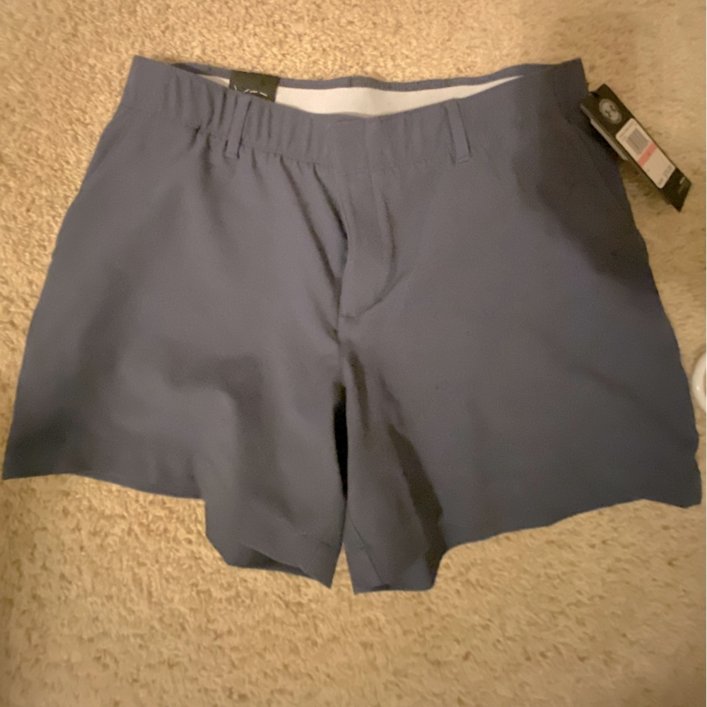 NWT women’s Under Armour 5” short